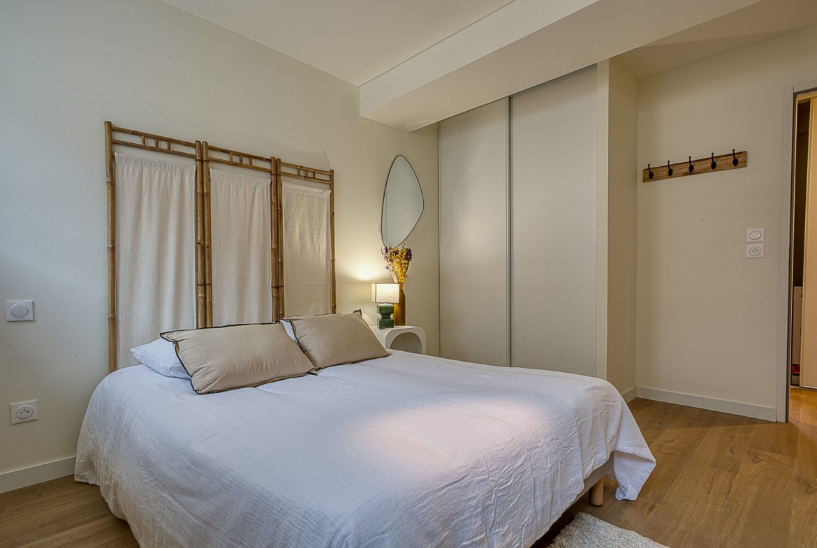 1747817163_la2221_19_original-550102