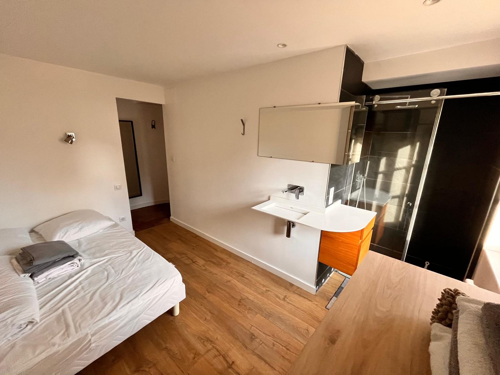 1761670401_la2323_12_original-550150