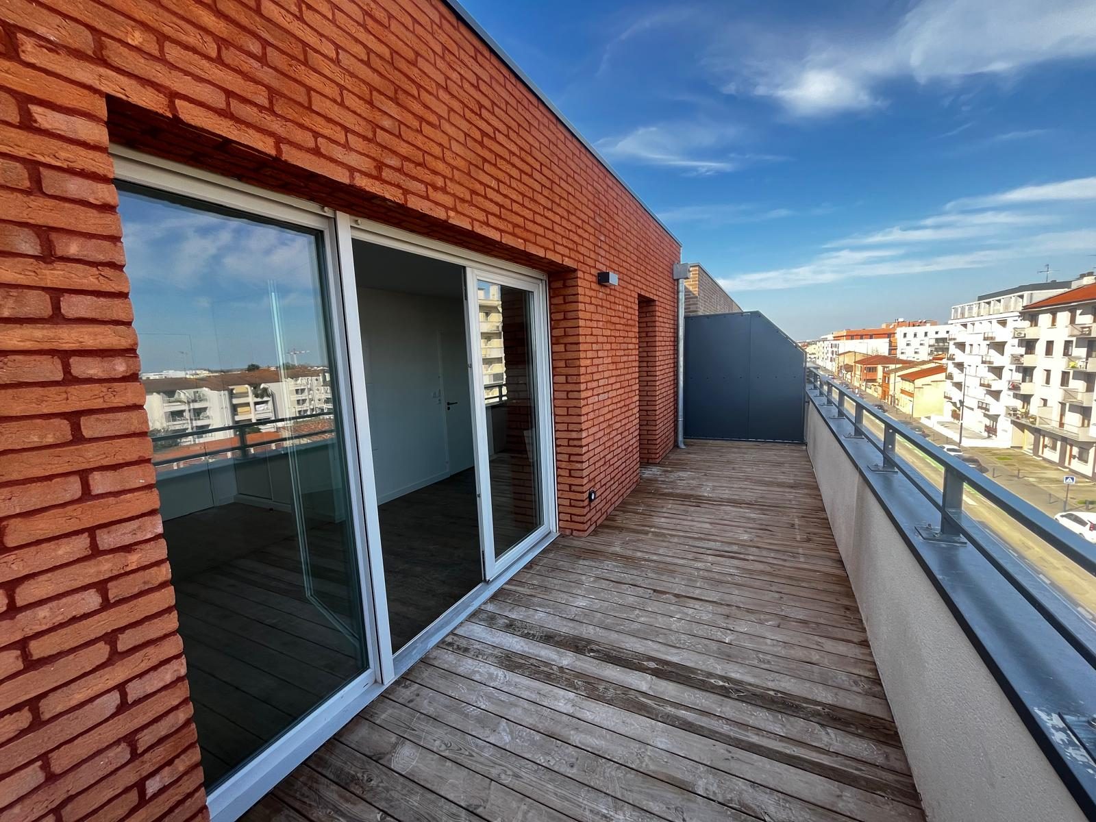 1775204317_la2437_14_original-551580