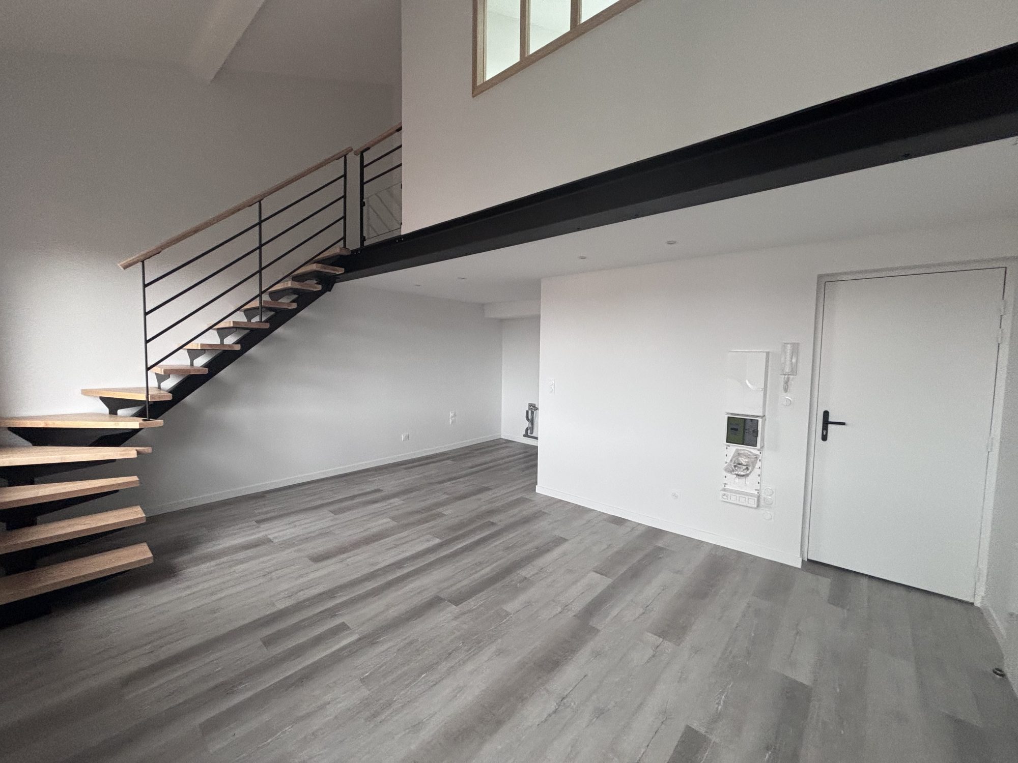 1777893917_va2453_2_original-551950 SUPERBE DUPLEX T2
