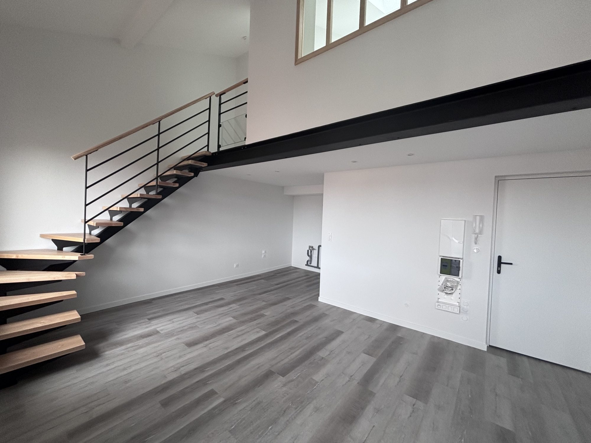 1777893996_va2453_8_original-551950 SUPERBE DUPLEX T2