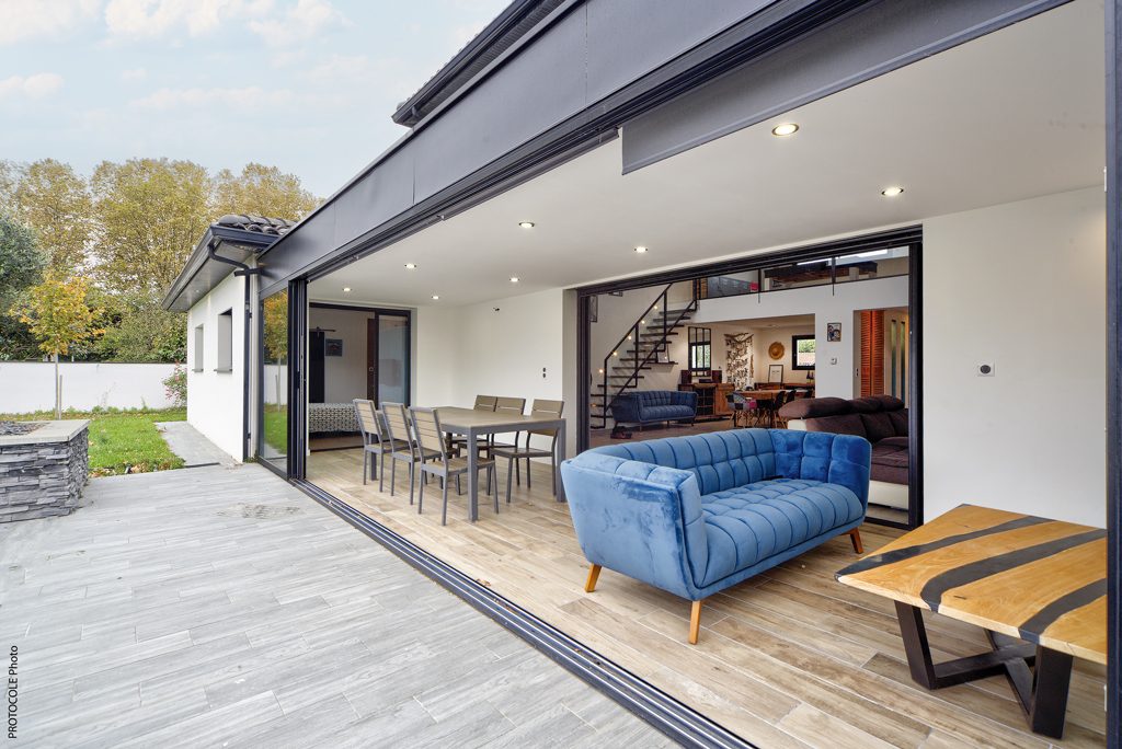 Villa contemporaine meublée d’exception avec piscine, grand garage