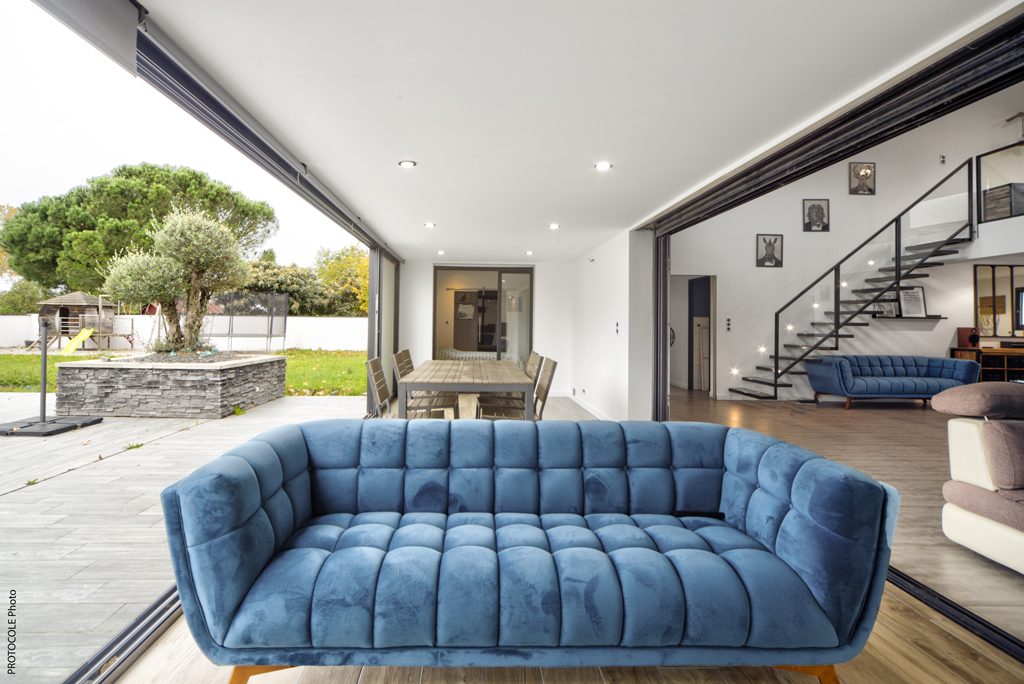 Villa contemporaine meublée d’exception avec piscine, grand garage