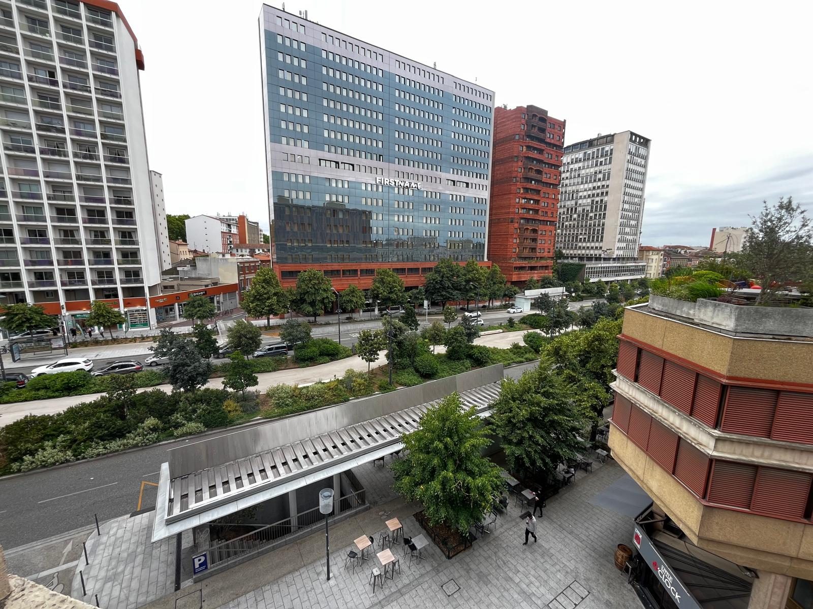 Beau T3 traversant avec ascenseur à deux pas de Jean Jaurès et Matabiau